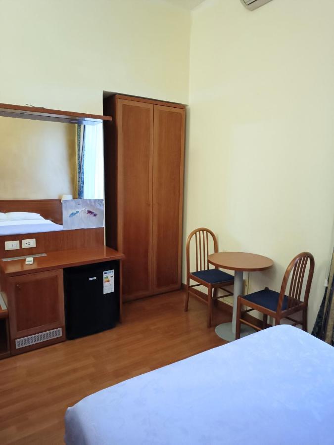 Opera Italian Suite Rome Exterior photo