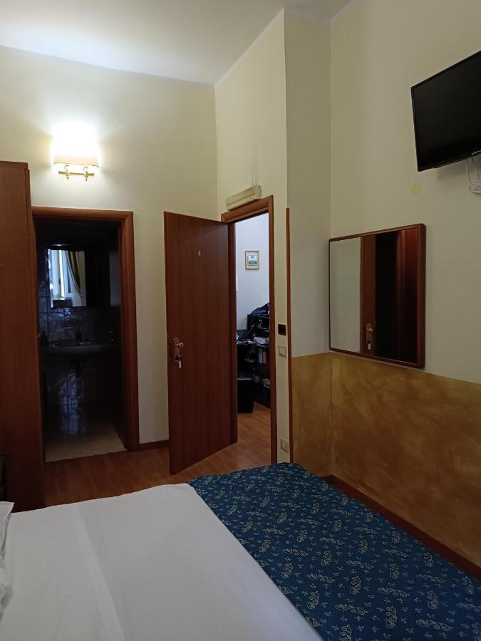 Opera Italian Suite Rome Exterior photo