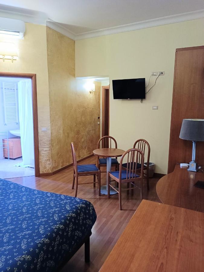 Opera Italian Suite Rome Exterior photo